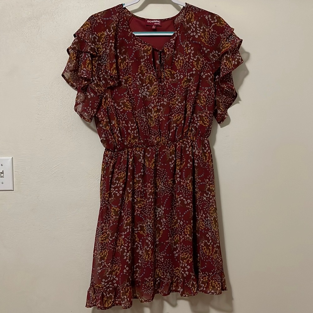 1X Burgundy Dress with Floral Design